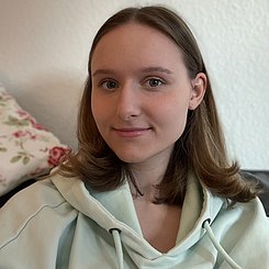 Frau  Nele Nitzschmann