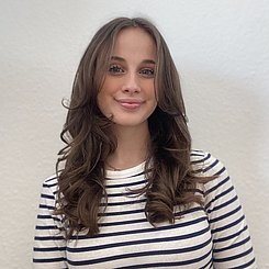 Frau  Alicia Caligiuri