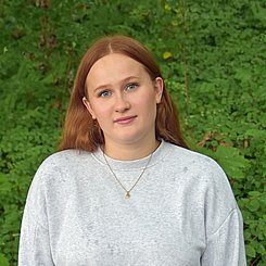 Frau  Jamy-lee Koß